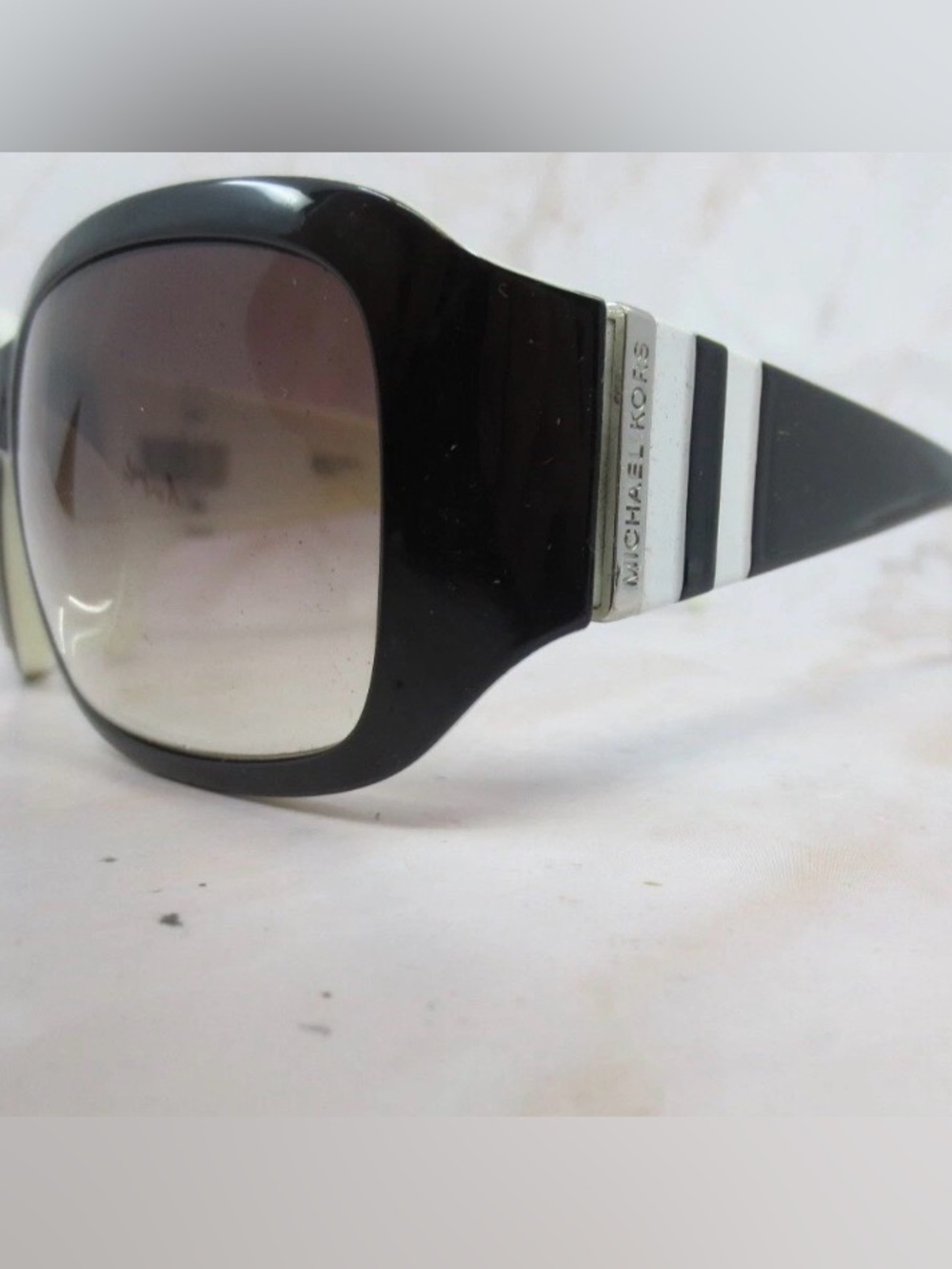 EUC Michael Kors Women Southampton M2714SRX Black Gradient Lens Sunglasses BL/WH